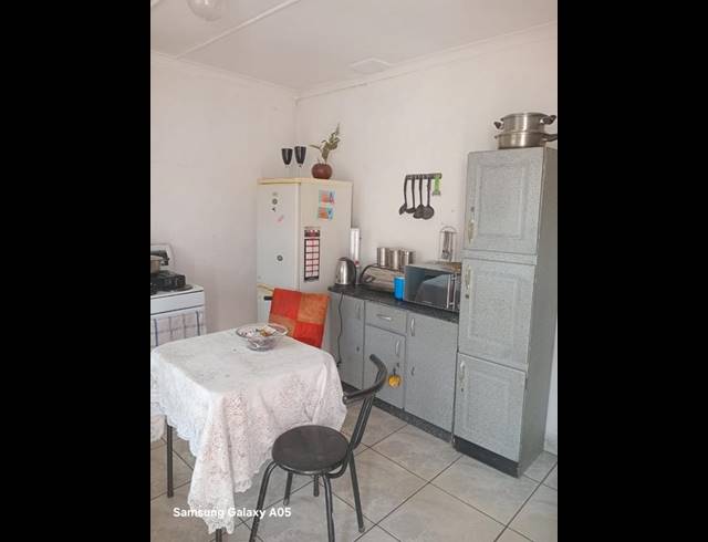 2 BEDROOM PROPERTY TO RENT IN MEADOWLANDS ZONE 2